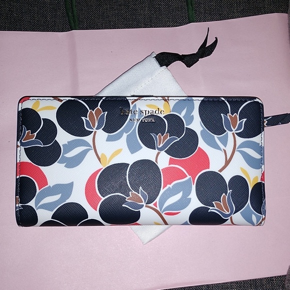 Kate Spade Cameron Breezy Floral - Picture 6 of 6
